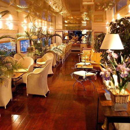 ホテル Bateau Le Phenicien エーグ・モルト エクステリア 写真